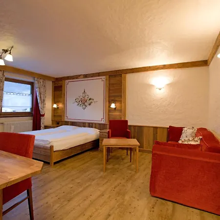 Crosal Hotel