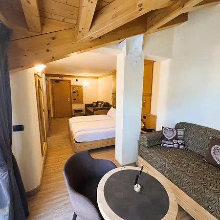 Hotel Crosal 3*