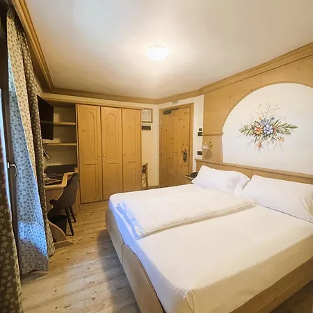 Hotel Crosal