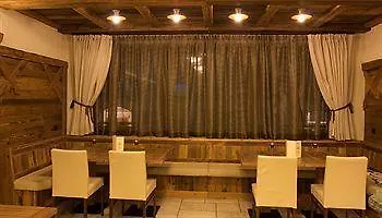 Crosal Hotel 3*