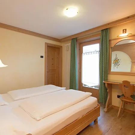 Hotel Crosal