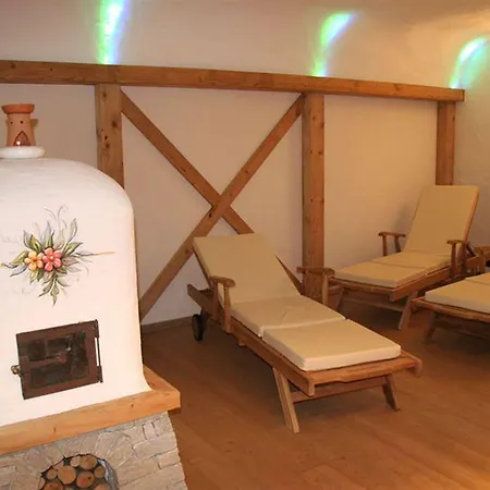 Crosal Hotel